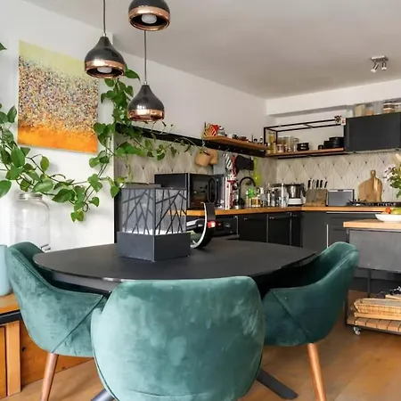 Apartamento Spacious With Roofterrace By Vondelpark Amesterdão